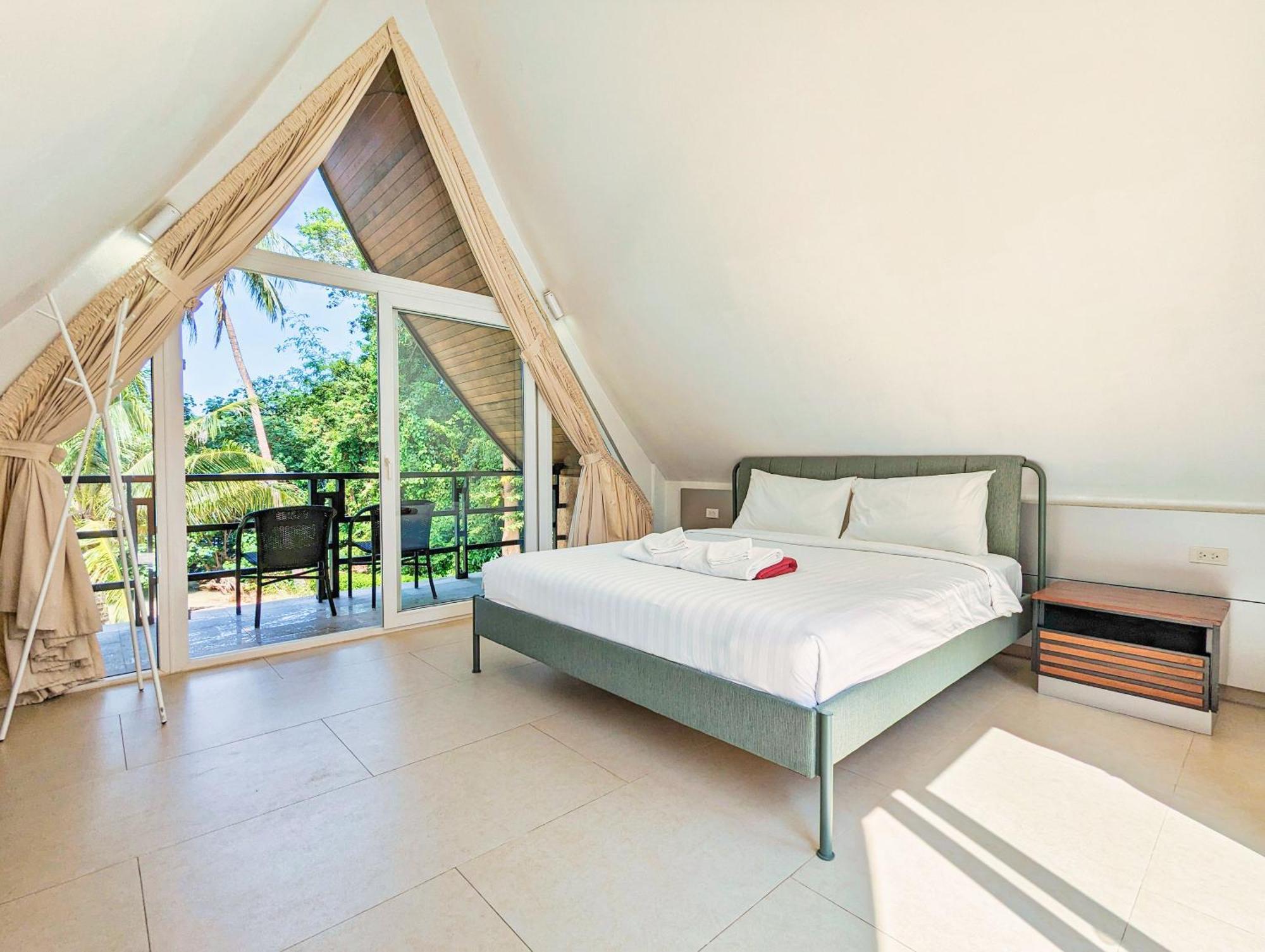 Half Moon Beach Villa - By Kohchangvillas チャン島 エクステリア 写真