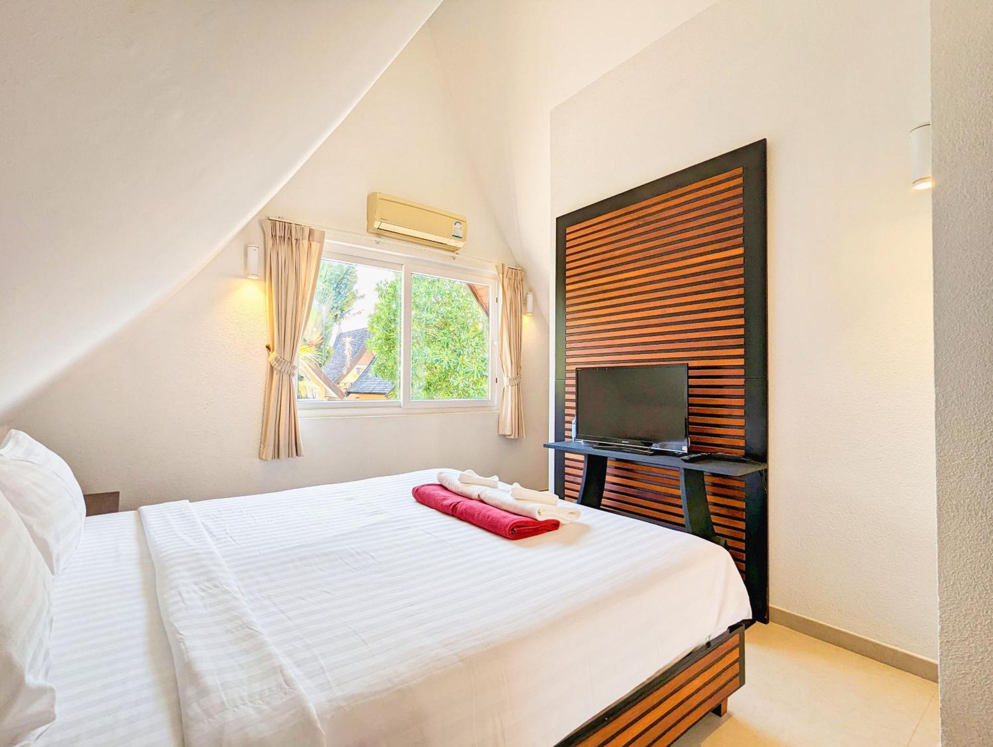Half Moon Beach Villa - By Kohchangvillas チャン島 エクステリア 写真