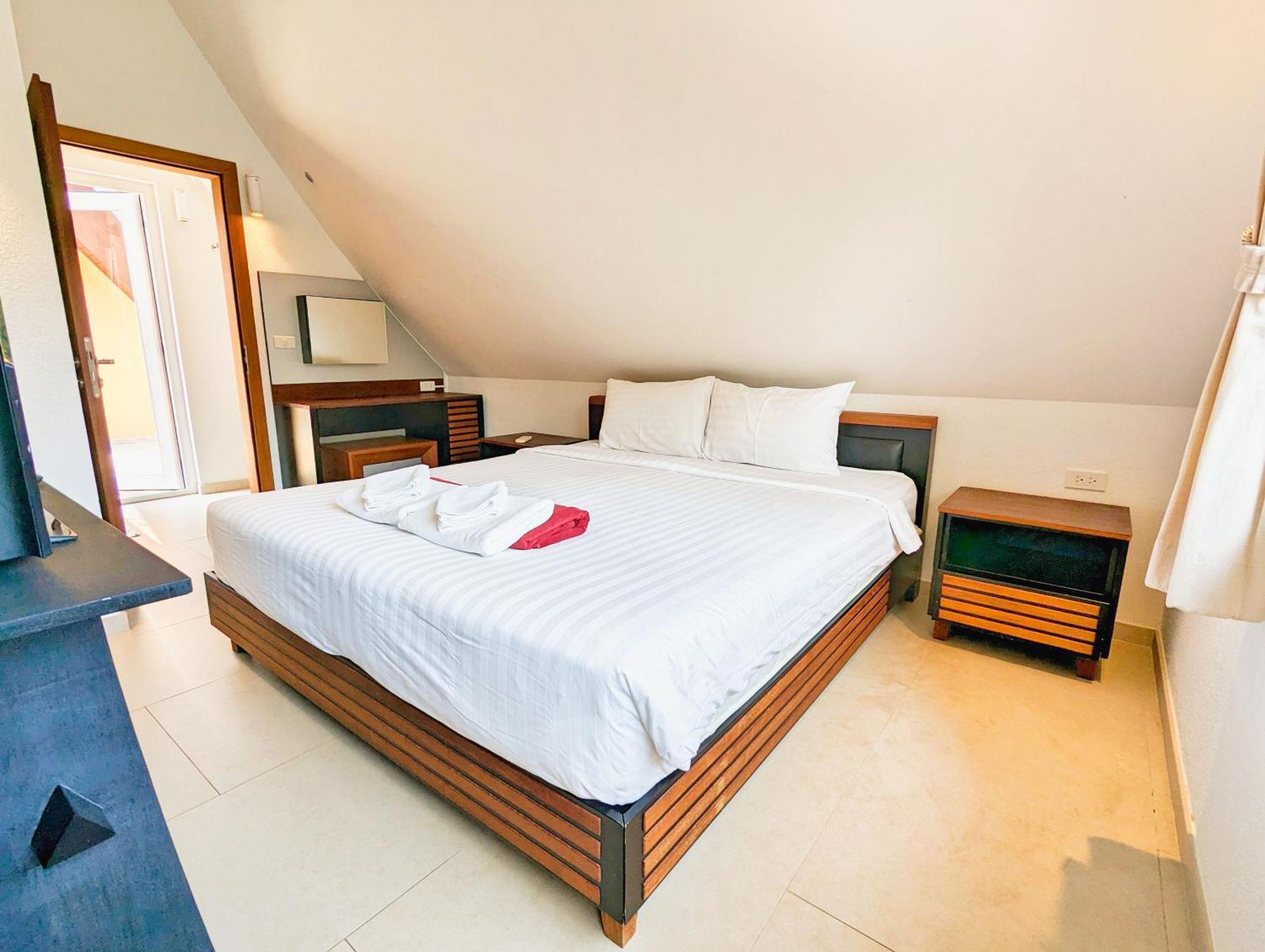 Half Moon Beach Villa - By Kohchangvillas チャン島 エクステリア 写真